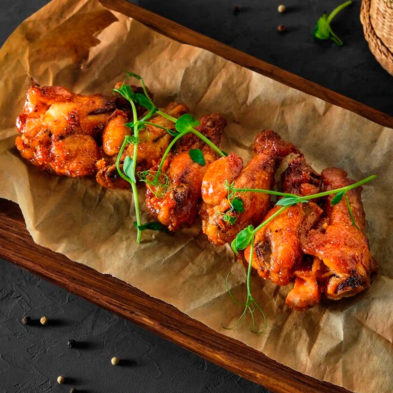 Крылышки в остро-пряной глазури